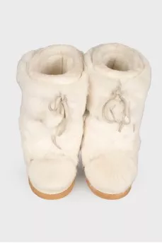 Children's boots with fur