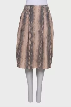 Skirt with an abstract pattern