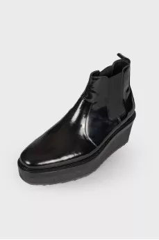 Patent leather wedge boots