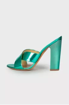 Lacquered sandals with curly heels