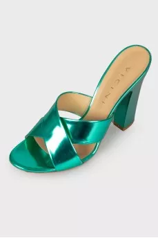 Lacquered sandals with curly heels