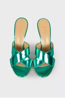 Lacquered sandals with curly heels