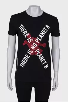 Black t-shirt with tag print