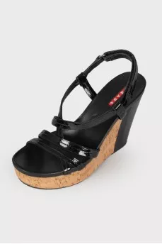 Lacquered wedge sandals