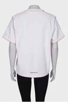 White T-shirt with decorative stitching