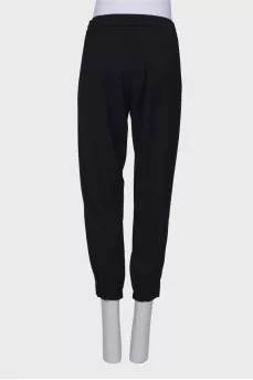 Loose trousers