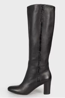 Medium heeled leather boots