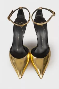 Gold leather shoes