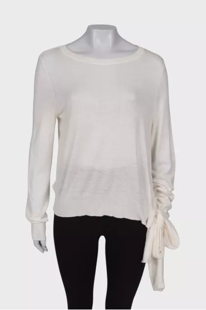 White shift sweater
