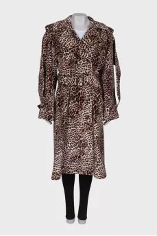 Coat in animal print