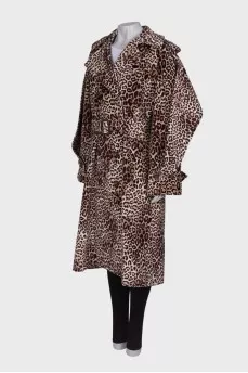 Coat in animal print