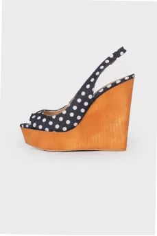 Wedge sandals in print