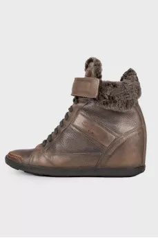 Insulated wedge boots