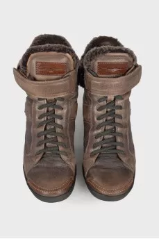 Insulated wedge boots