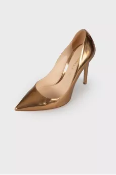 Golden pumps