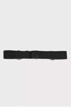 Belt decorated with a chain with rhinestones