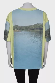 T-shirt with embroidered print