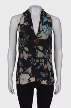 Black blouse in floral print