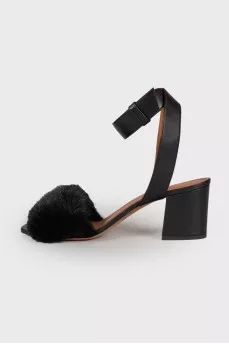Leather sandals with fur