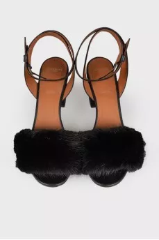 Leather sandals with fur