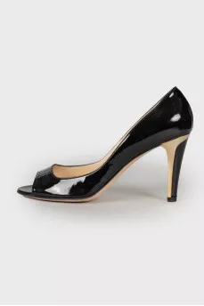 Black patent leather pumps