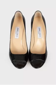 Black patent leather pumps