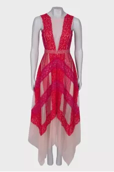 Dress with an embroidered pattern