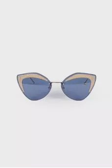 Sunglasses with blue lenses