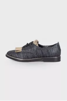 Woven shoes with silver fringe