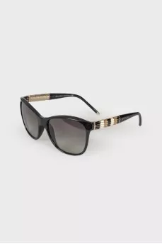 Sunglasses with embellished temples