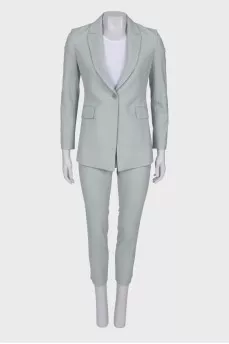 Fitted wool suit