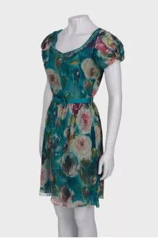Printed dress with a decorated collar