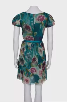 Printed dress with a decorated collar