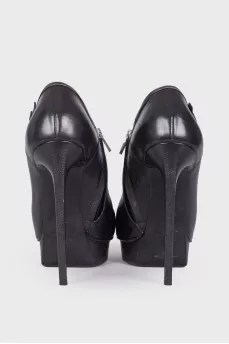 Leather ankle boots with rhinestones