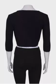 Cropped jacket with embroidered pattern