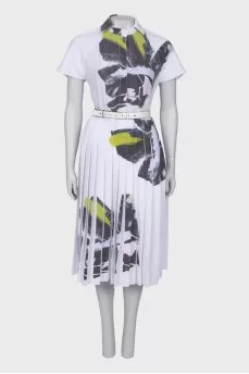 White dress with pleated hem