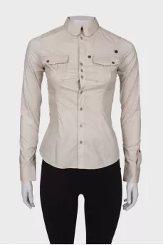 Beige shirt with pockets