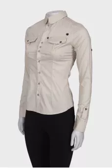 Beige shirt with pockets