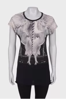 Black and white t-shirt decorated with rhinestones