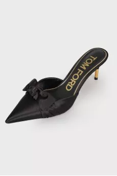 Textile mules with a bow