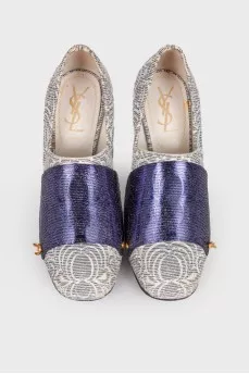 Embossed and decorated leather shoes