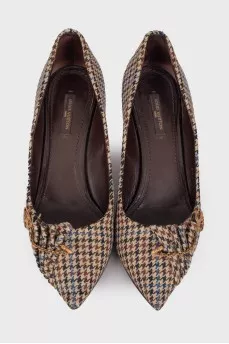Textile pumps in houndstooth print