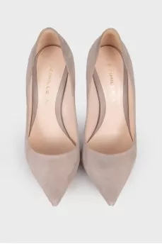 Beige pointed toe shoes