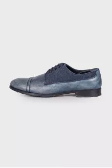 Men's leather shoes with jeans