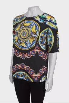 Black print T-shirt