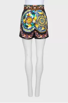 Shorts with colorful print