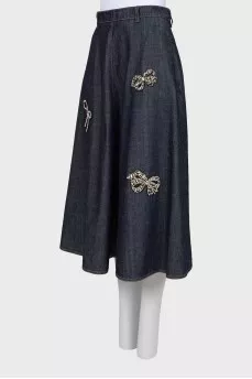 Denim skirt with decor