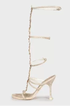 Sandals decorated with rhinestones-shells