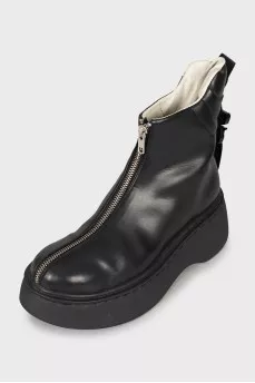 Leather boots with zip