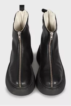 Leather boots with zip